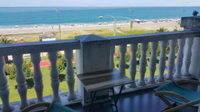 Гостиница 120 sq.m Apartment On The Beach  Батуми